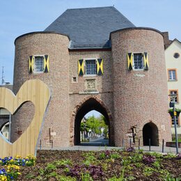 Aachener Tor, Denkmal in Bergheim